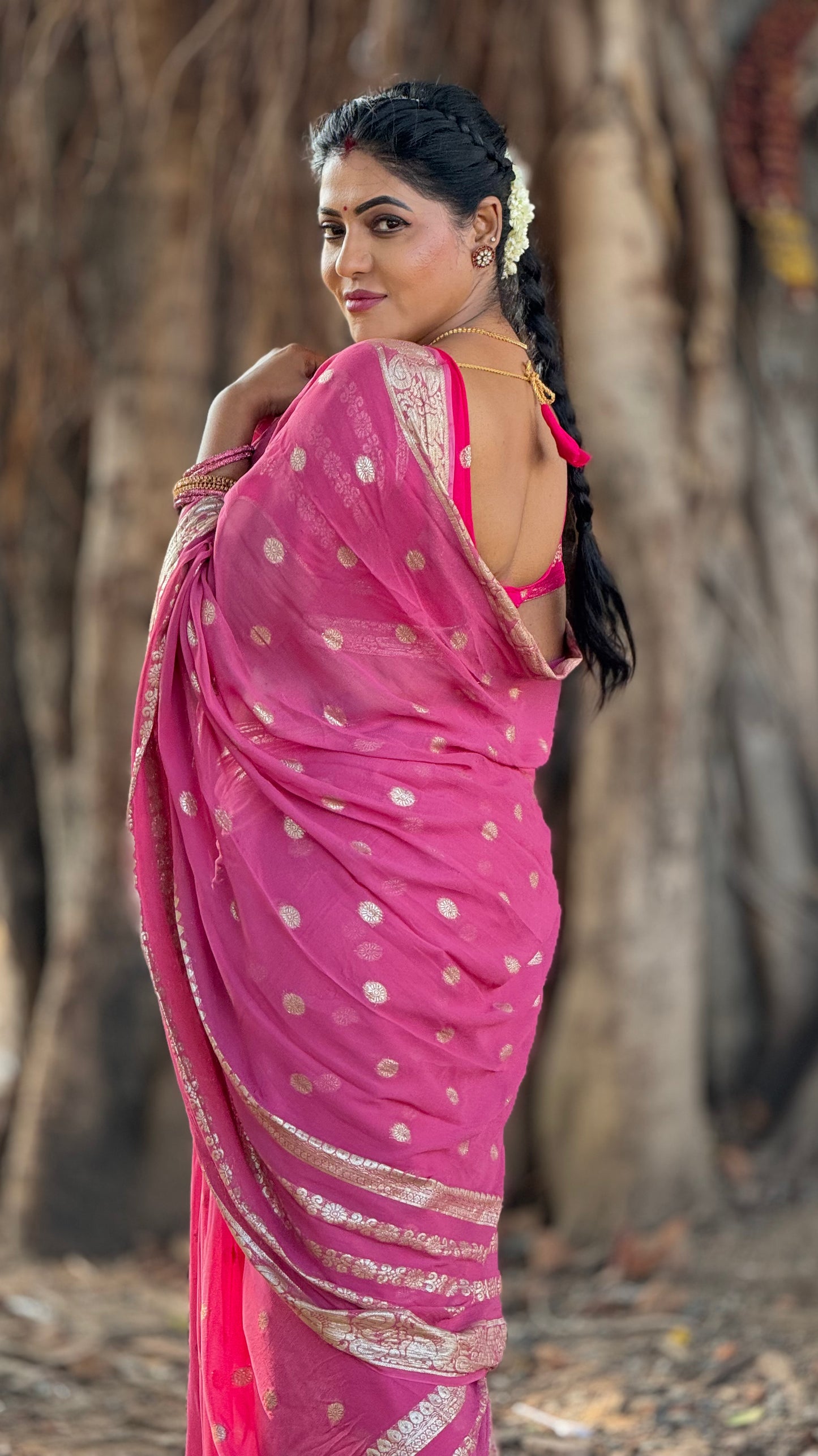 Viscose georgette saree with zari butta and blouse