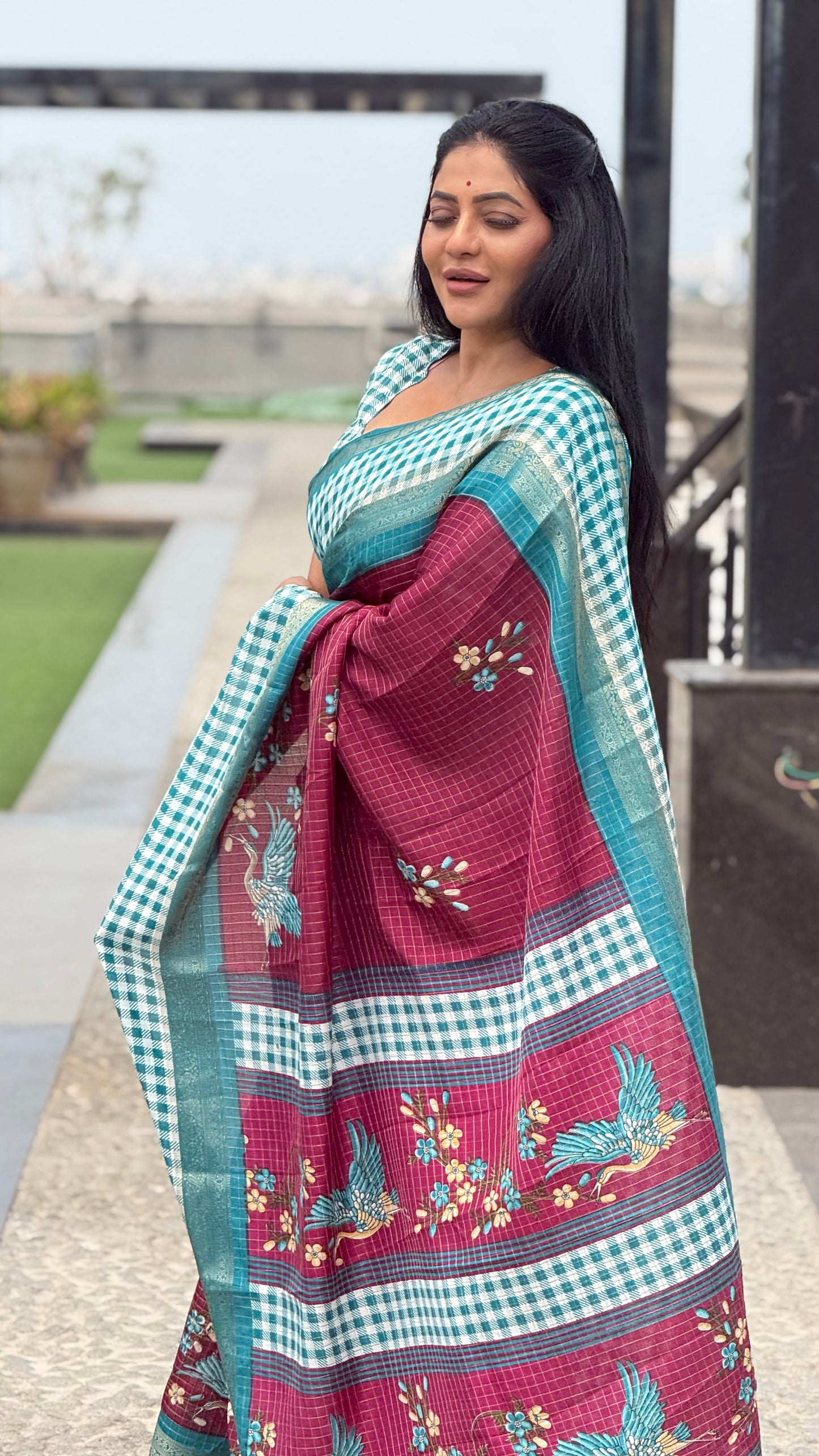 Checks border linen saree