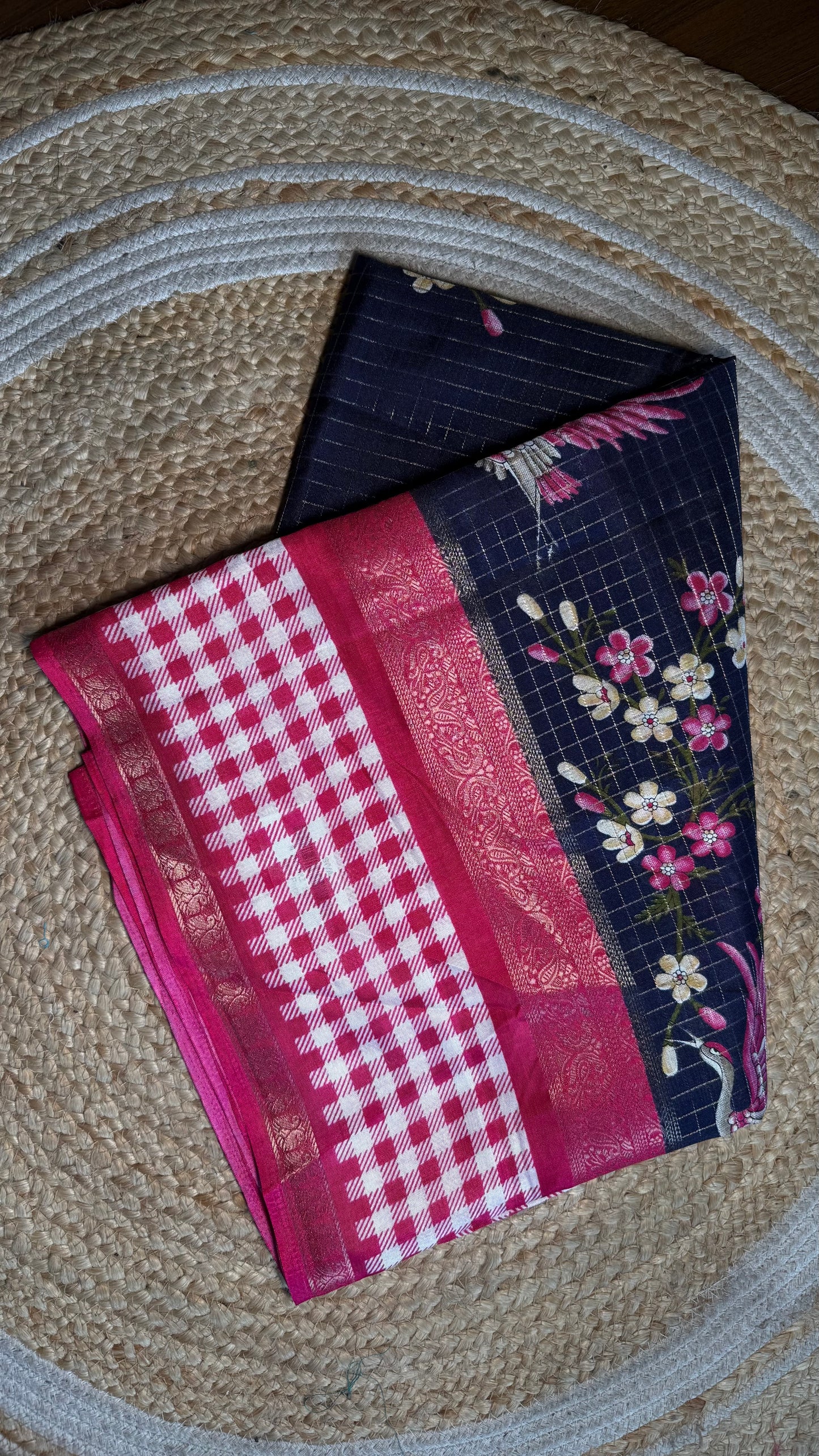 Checks border linen saree