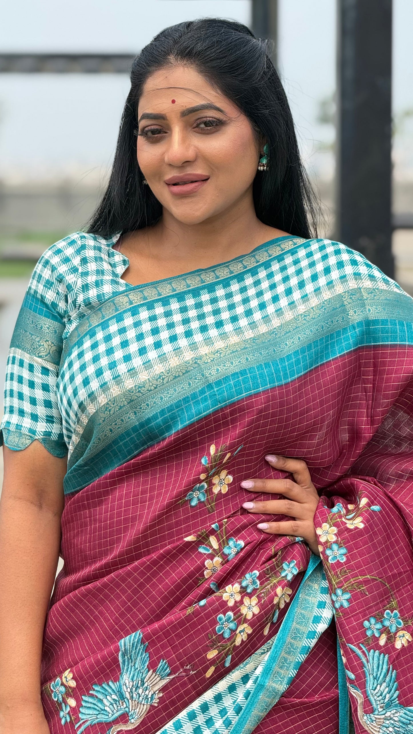 Checks border linen saree