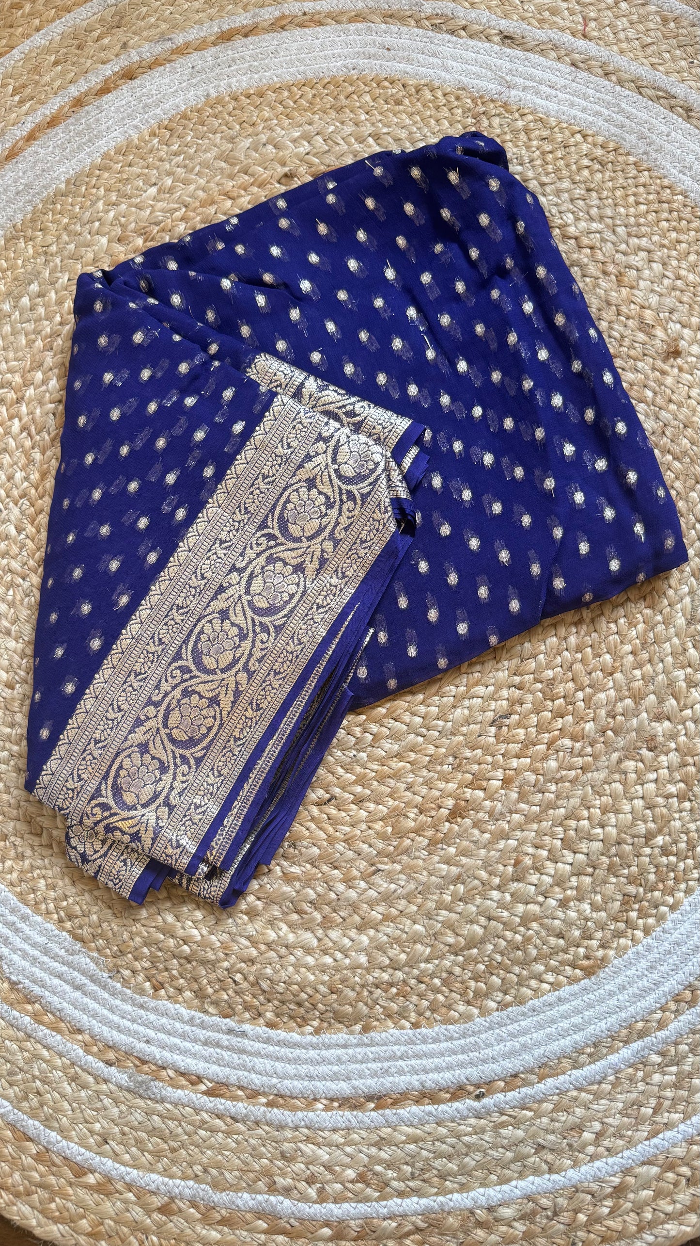 Viscose georgette saree with zari butta and blouse