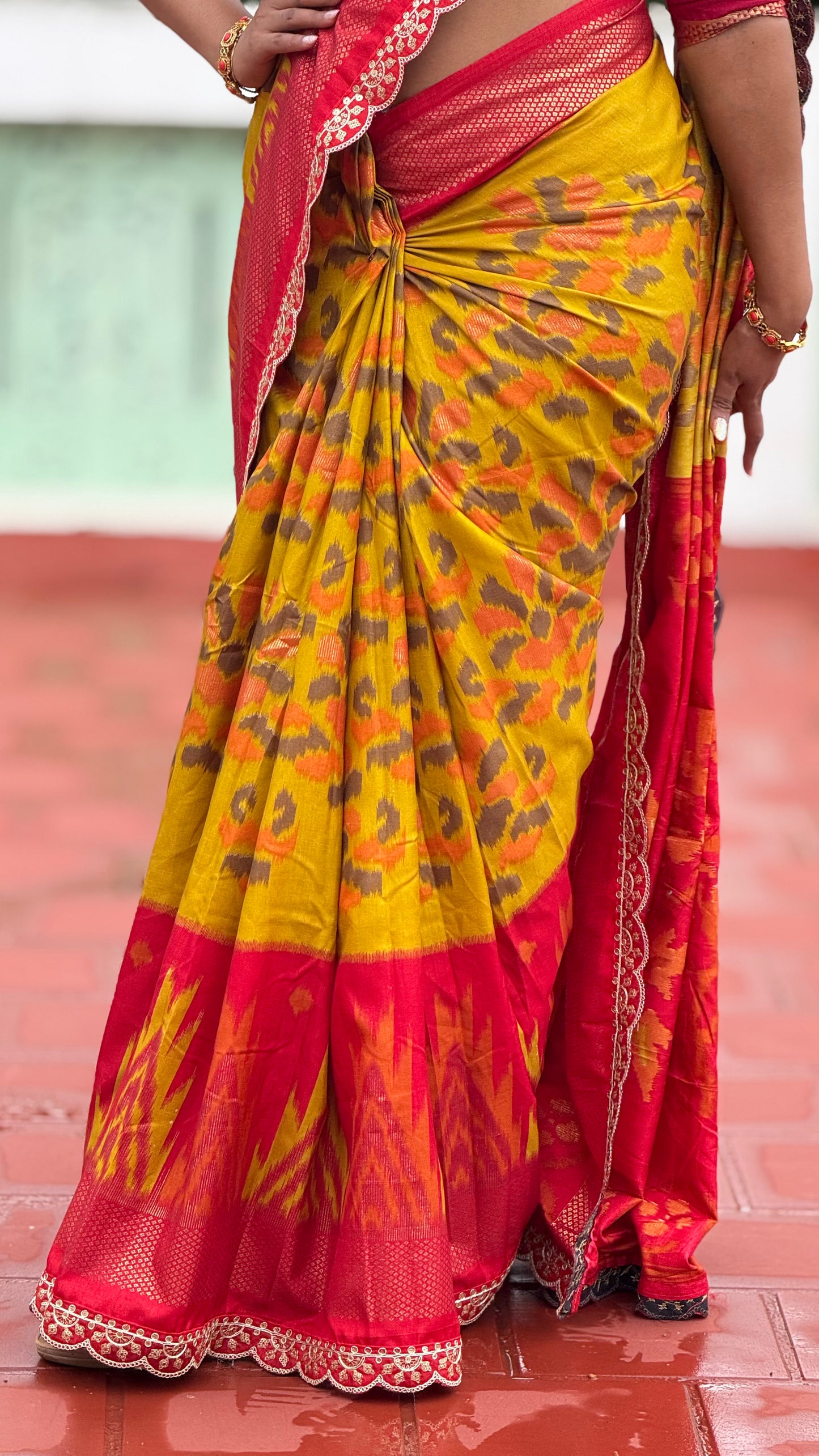 Chanderi silk cotton saree with ikkath print two sided pallu & scalloped lace border with contrast unstitched designer blouse