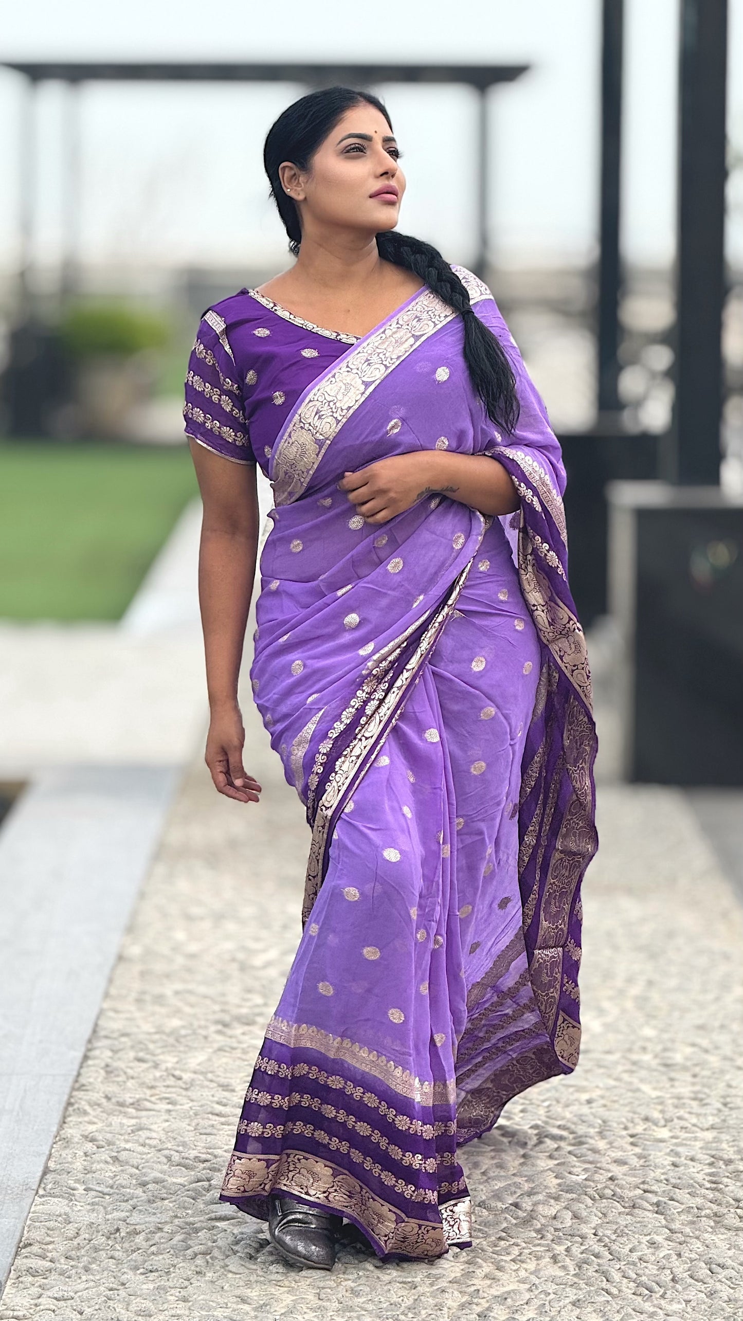 Viscose georgette saree with zari butta and blouse